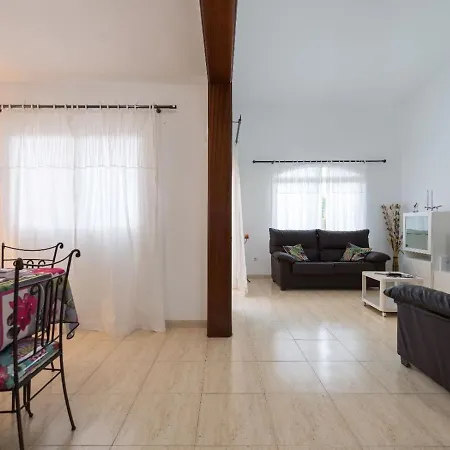 In With Shared Pool And Close To The Beaches *