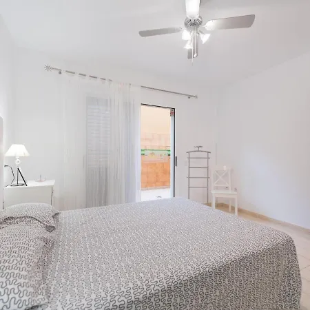 In With Shared Pool And Close To The Beaches *