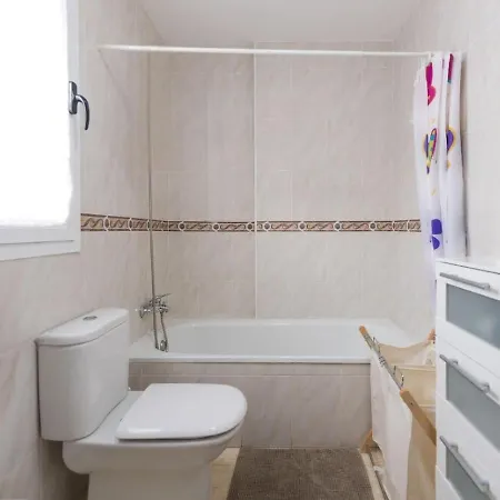 In With Shared Pool And Close To The Beaches Holiday home *